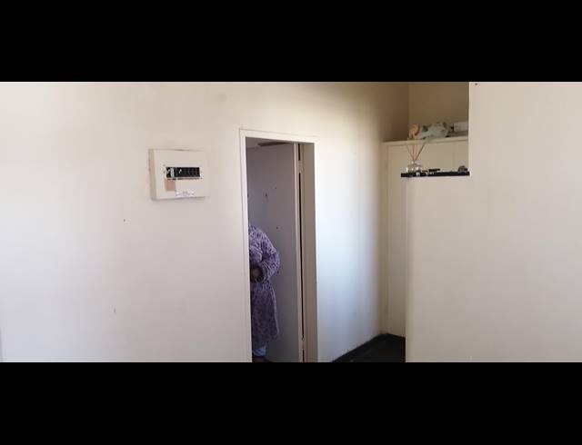 2 BEDROOM APARTMENT SOLD IN ELANDSHEUWEL